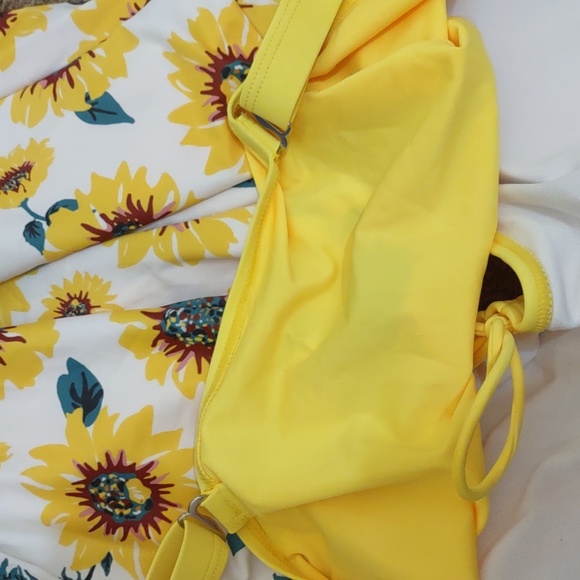 NEW WITH FLAW ONE PIECE YONIQUE SUNFLOWER SWIMSUIT HAS TAGS SIZE 24W - Picture 10 of 14
